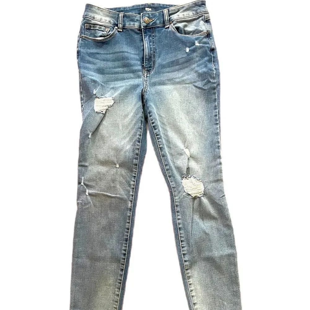 5/$50 Rewash Brand Medium wash Skinny distressed jeans, size 9, or 29
